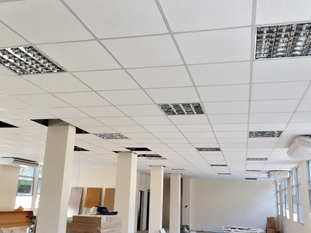 FORRO MODULAR DE FIBRA MINERAL